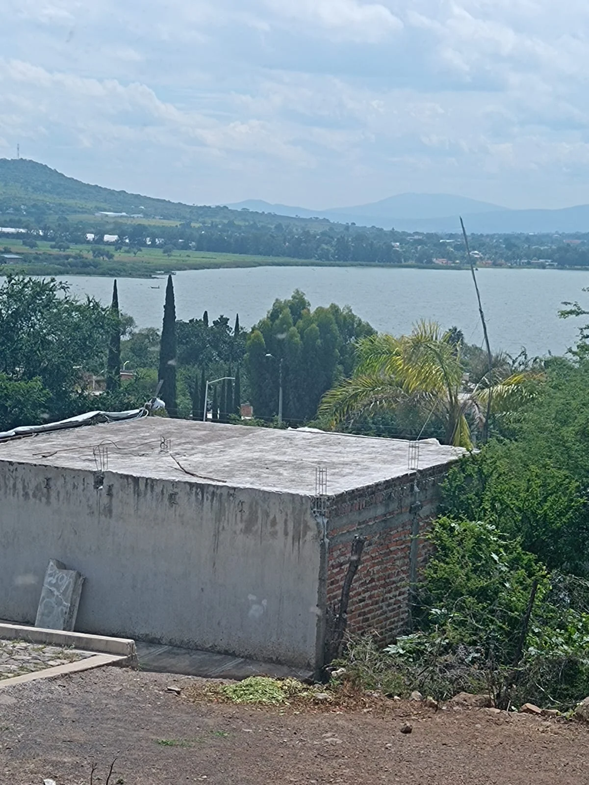 Terreno en Venta Cuexcomatitlan laguna Cajititlan 2