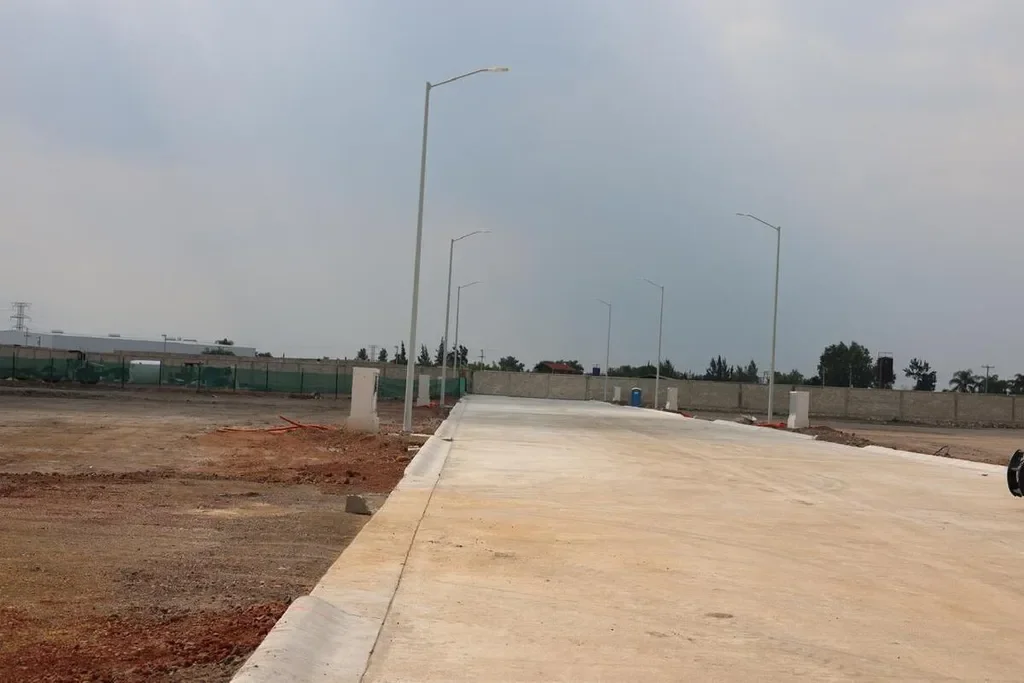 Terreno industrial en venta dentro de parque Evo Park Zapote 3