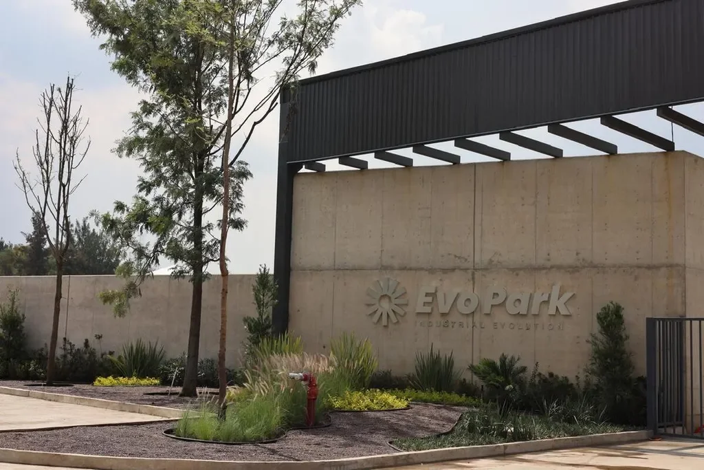 Terreno industrial en venta dentro de parque Evo Park Zapote 4